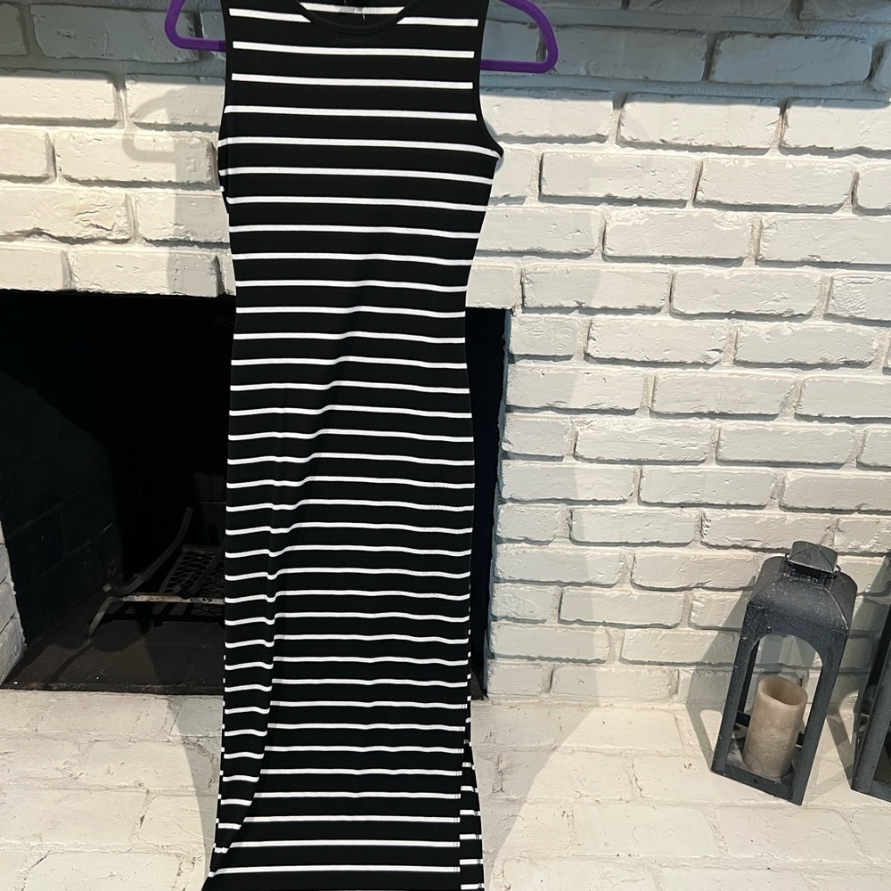 Black and White Striped Sleeveless Dress